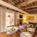 Yoursuiterome Apartamento *