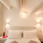 Yoursuiterome