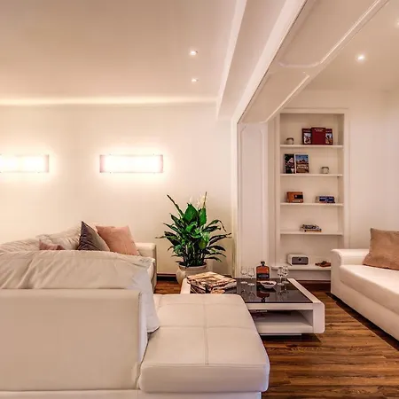 Yoursuiterome Apartment *