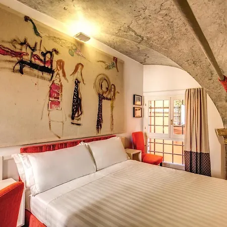 罗马套房公寓 *