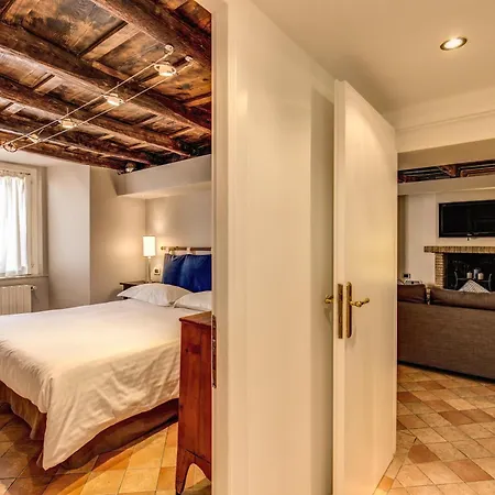 Apartament Yoursuiterome *